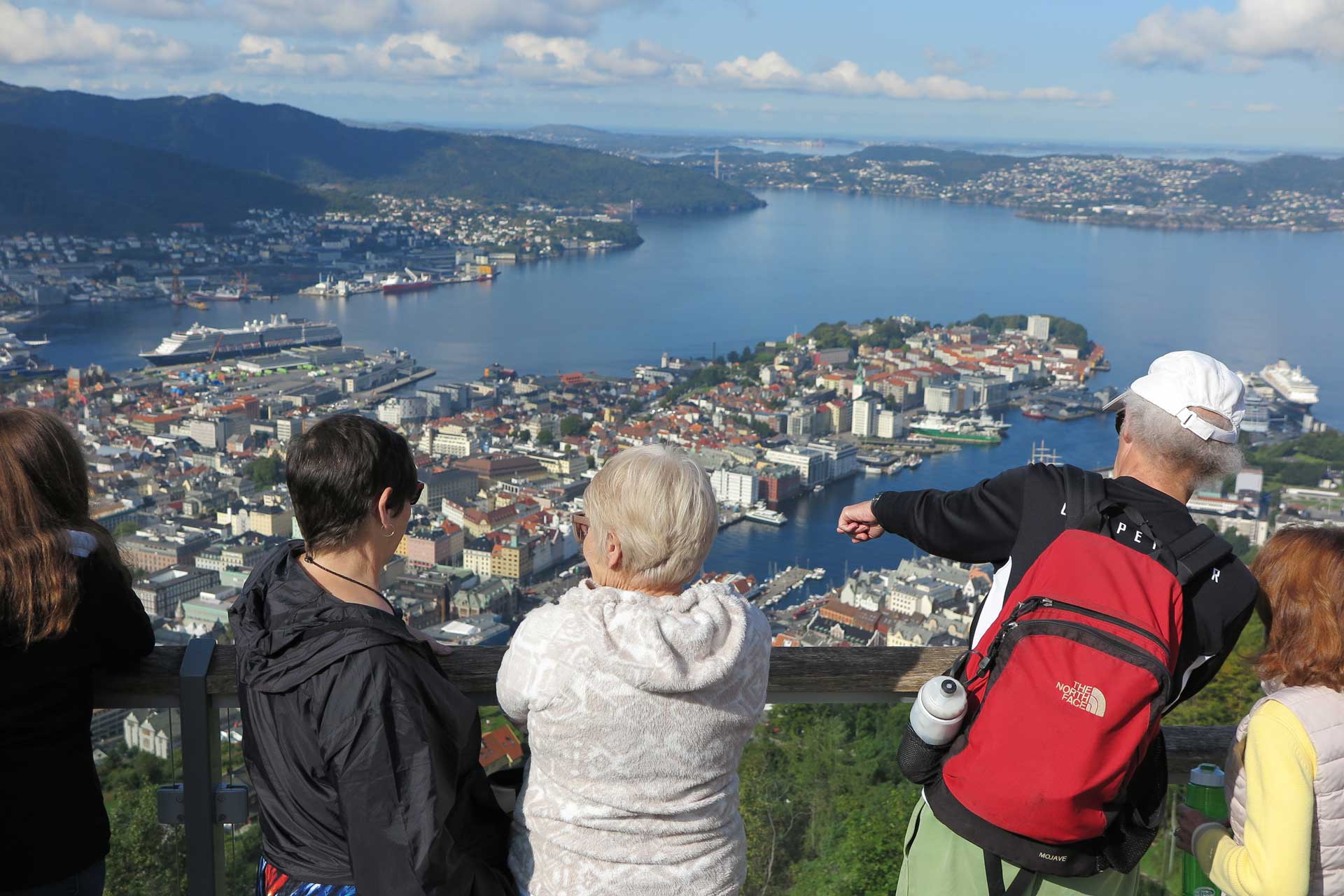 mt floyen viewpoint in bergen 1920x1281