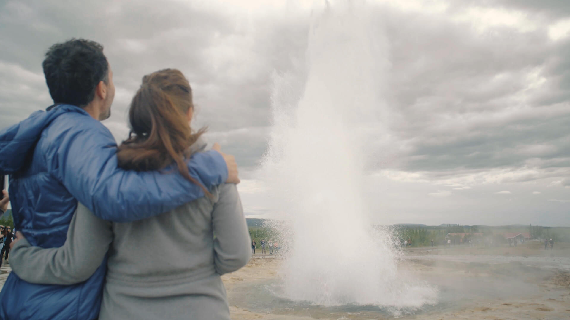 HoneymoonandRomancePackagesinIceland