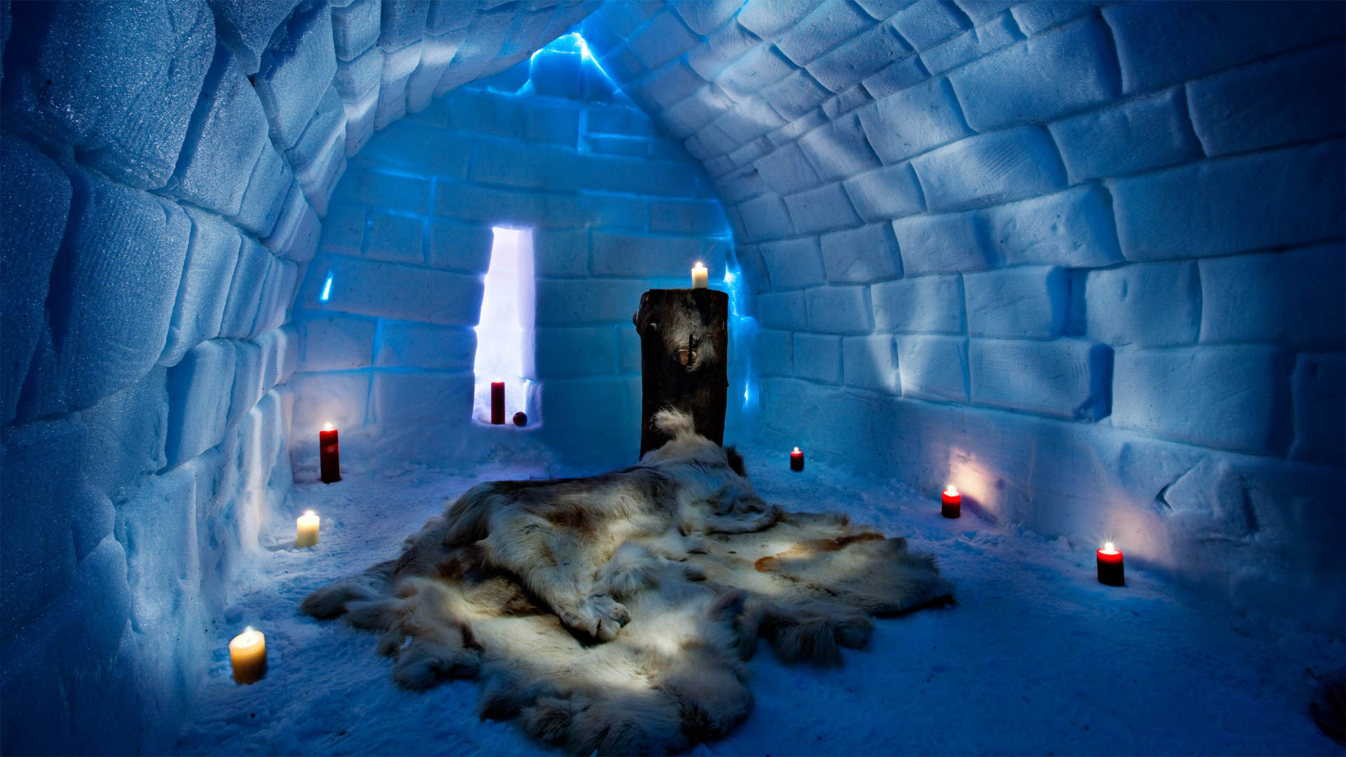 Snow Hotel in Rovaniemi, Finnish Lapland ©VisitFinland