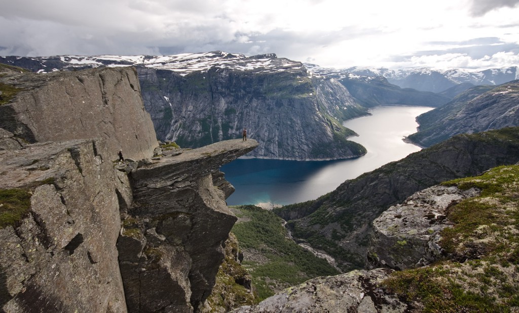 Trolltunga juts out over Lake Ringedalsvatnet.