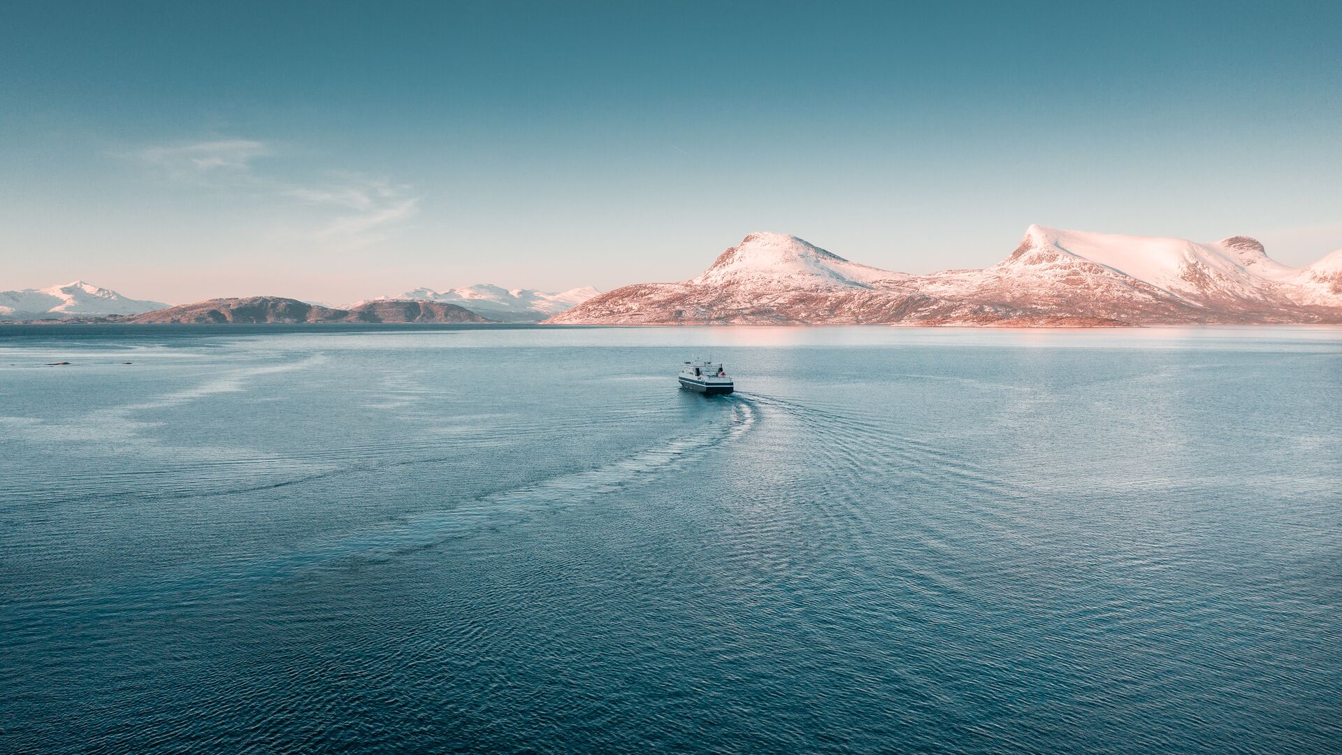 Scandinavian Nordic Cruise Tours 2022 2023 2024 Nordic Visitor   Cruise Ship In Norway During Winter Sunset 