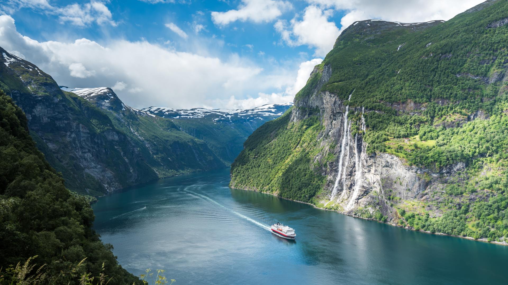 Scandinavian & Nordic Cruise Tours 2022/2023/2024 Nordic Visitor
