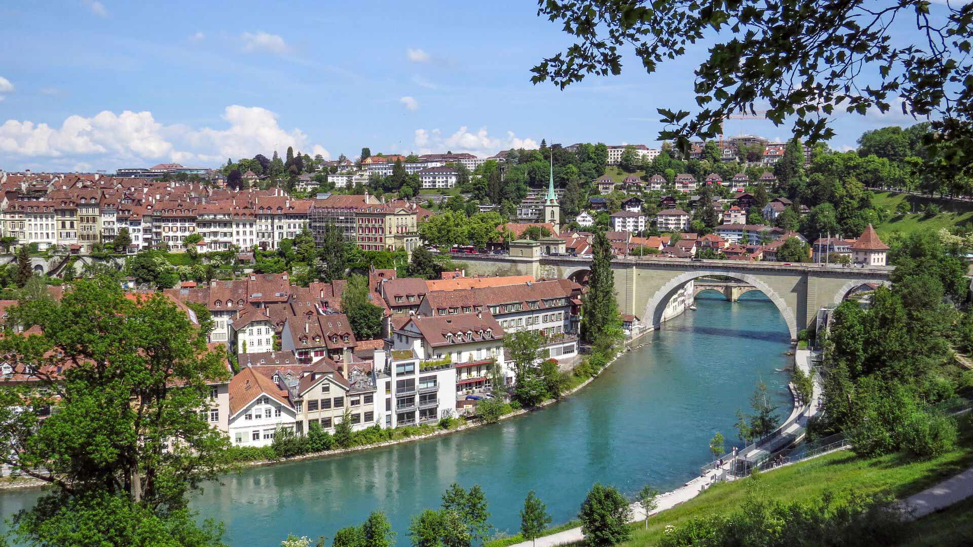 A blue river running through Bern 